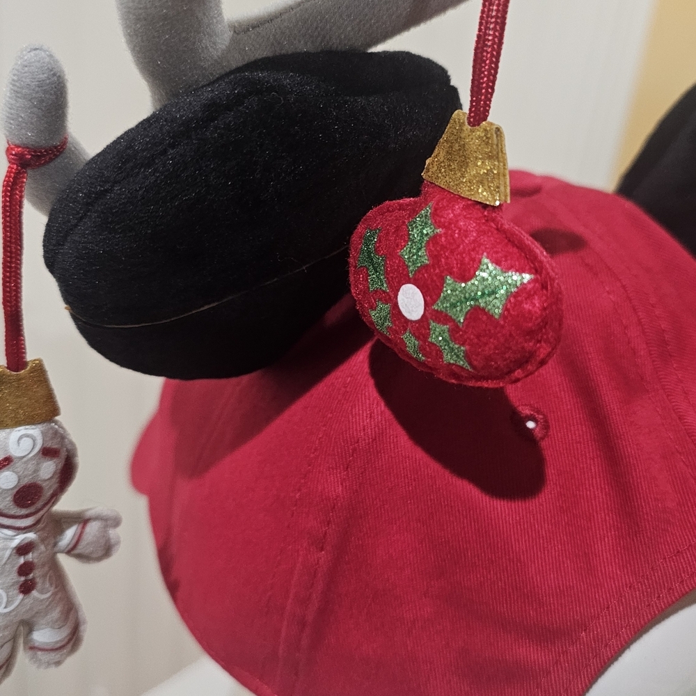 Disney Holiday Light Hat - Picture 5 of 7